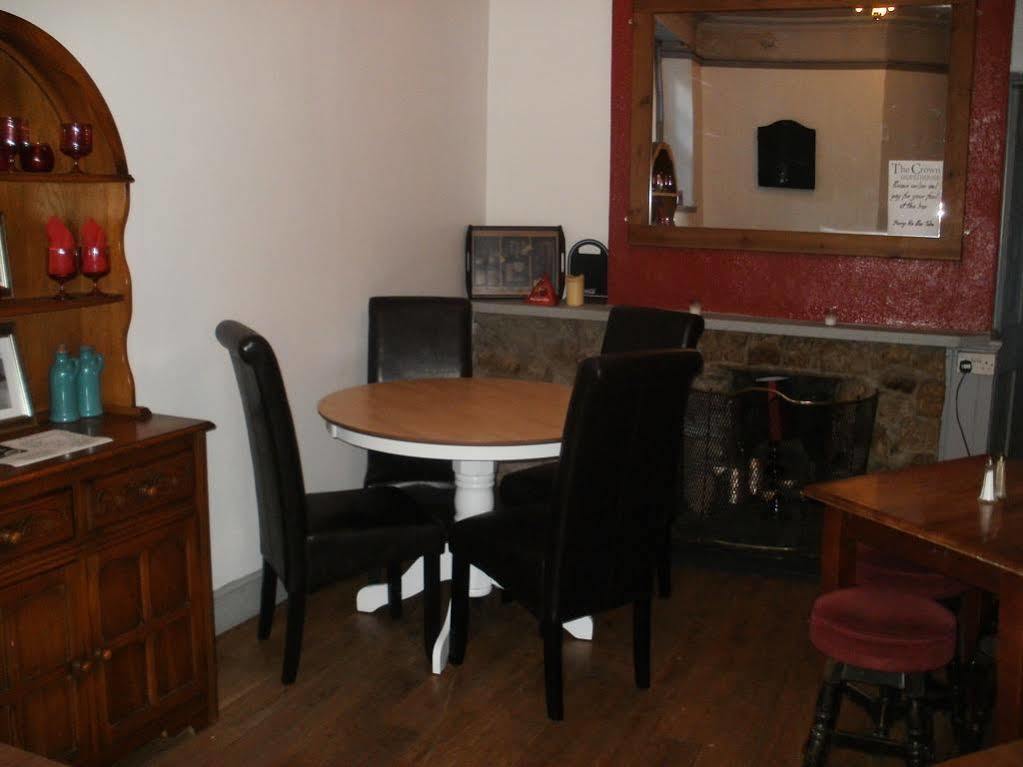The Crown Inn Кейншам Екстериор снимка